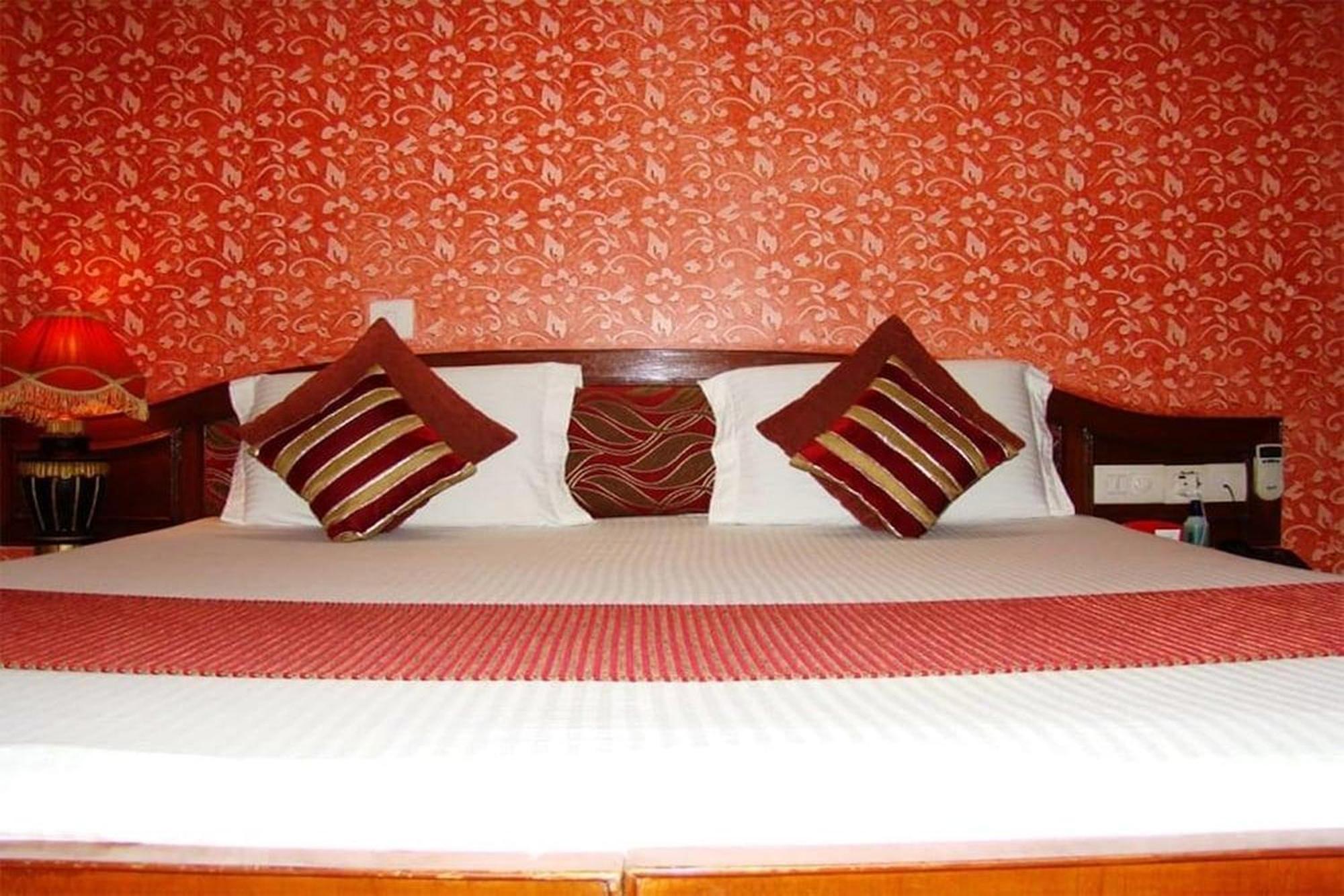 Hotel Indraprastha Delhi Zewnętrze zdjęcie