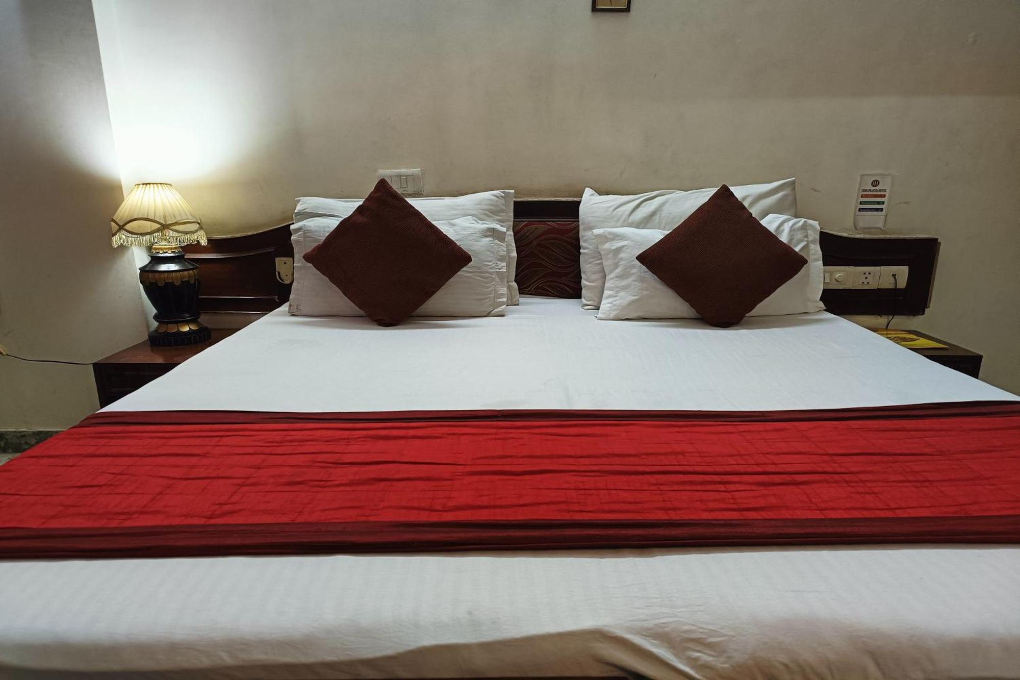 Hotel Indraprastha Delhi Zewnętrze zdjęcie