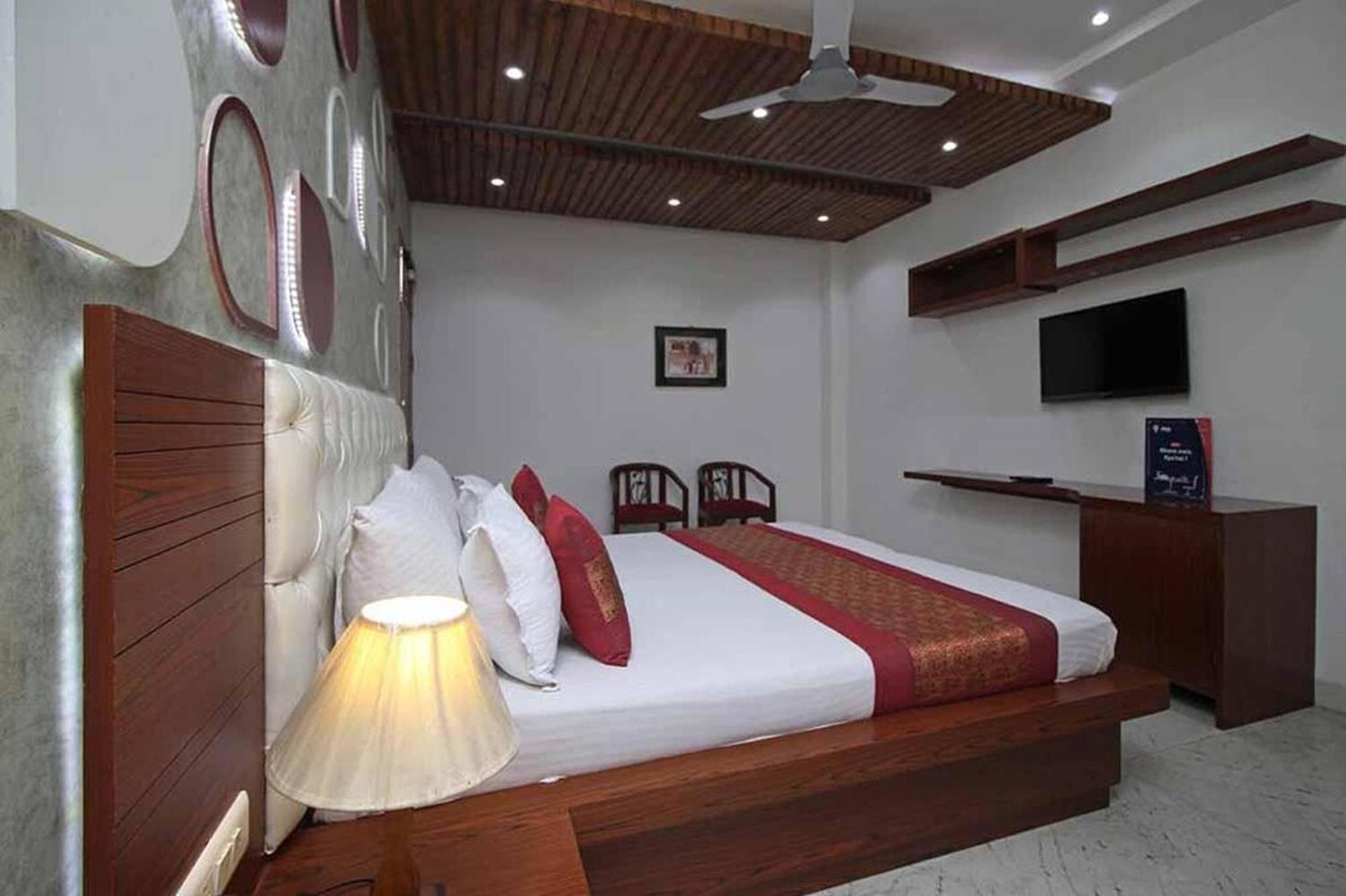 Hotel Indraprastha Delhi Zewnętrze zdjęcie