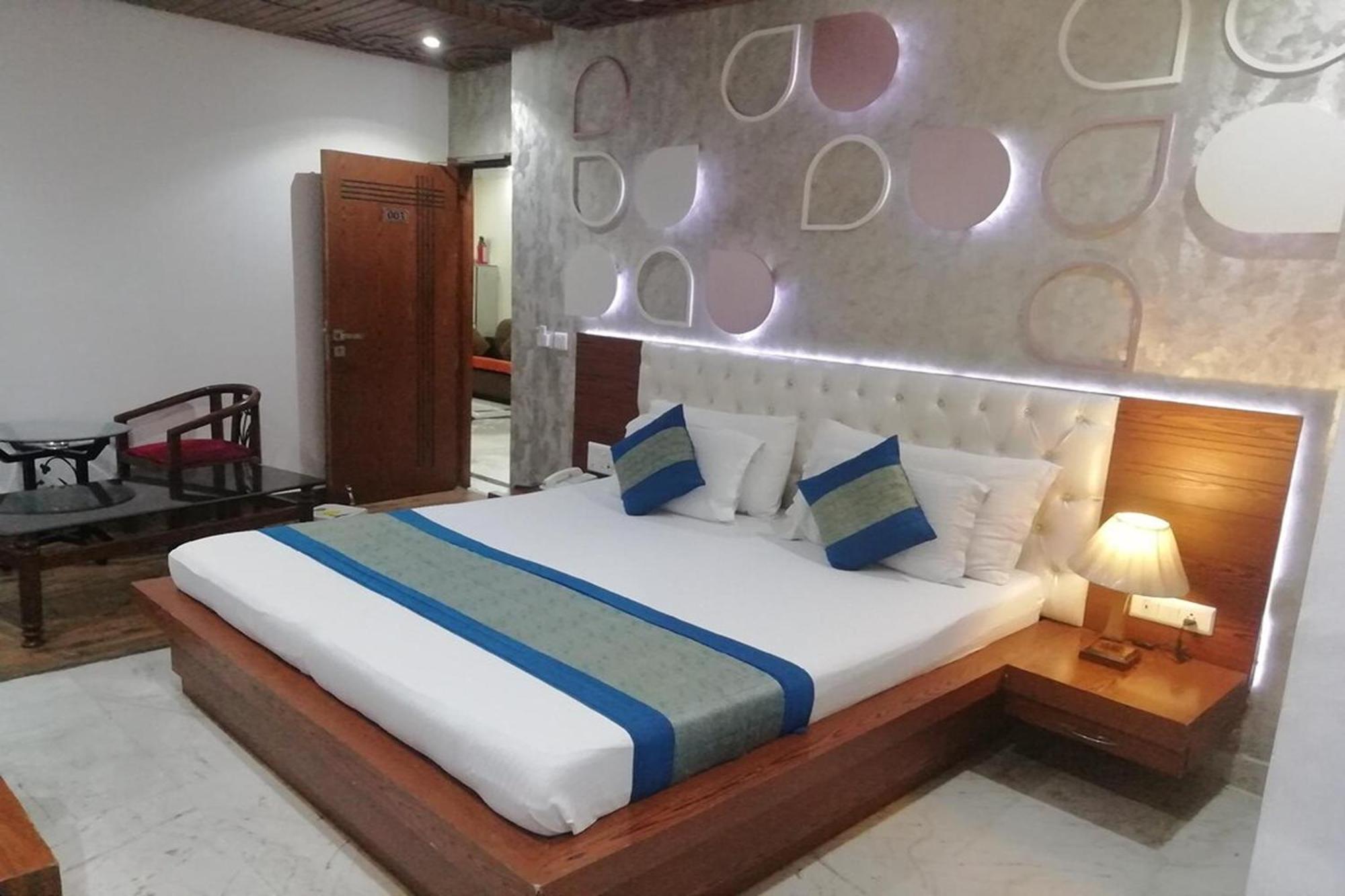 Hotel Indraprastha Delhi Zewnętrze zdjęcie