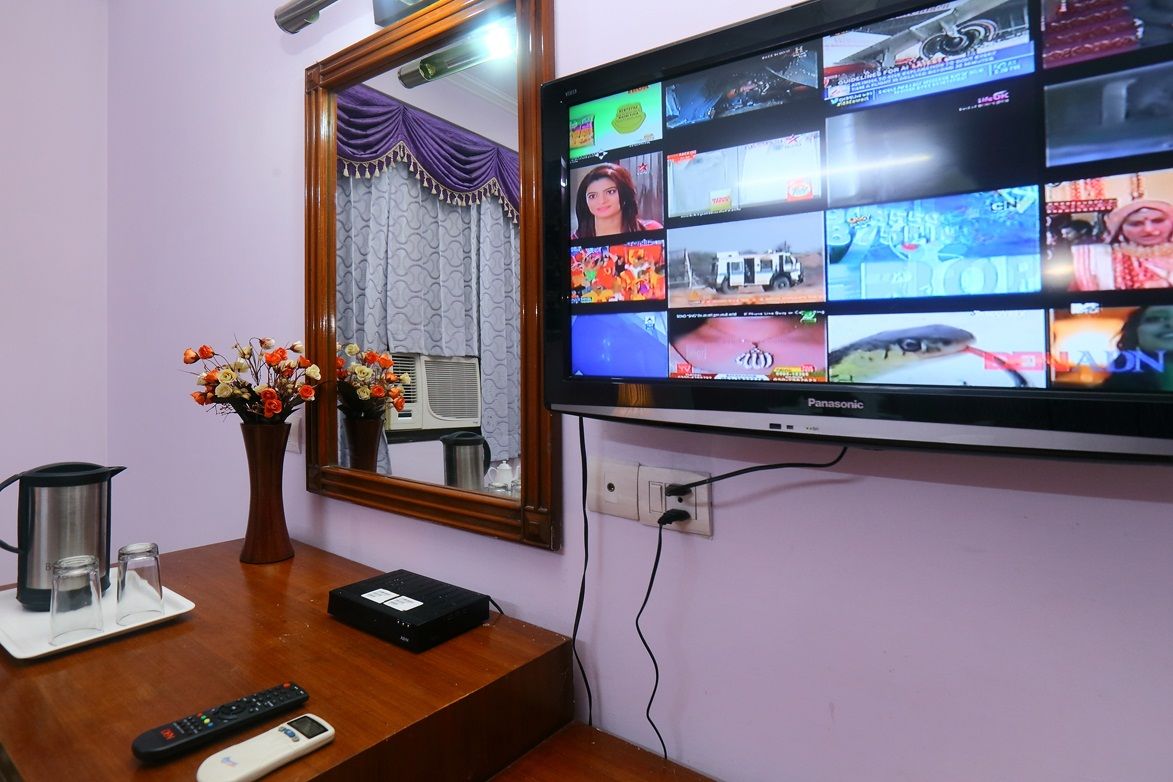 Hotel Indraprastha Delhi Zewnętrze zdjęcie