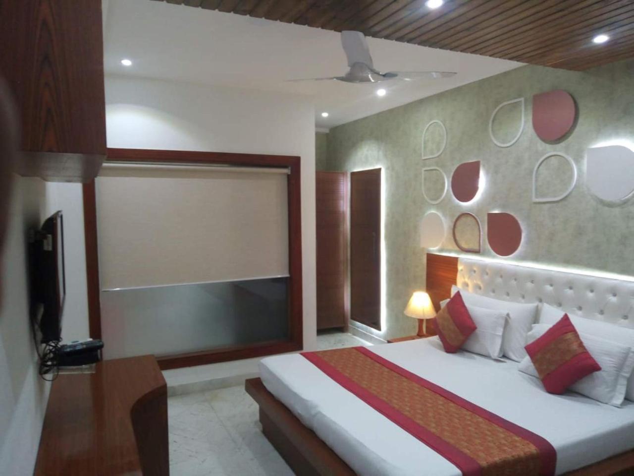 Hotel Indraprastha Delhi Zewnętrze zdjęcie