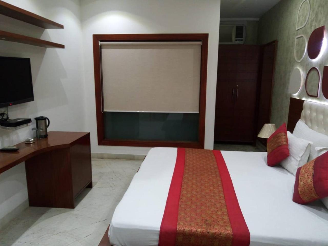 Hotel Indraprastha Delhi Zewnętrze zdjęcie