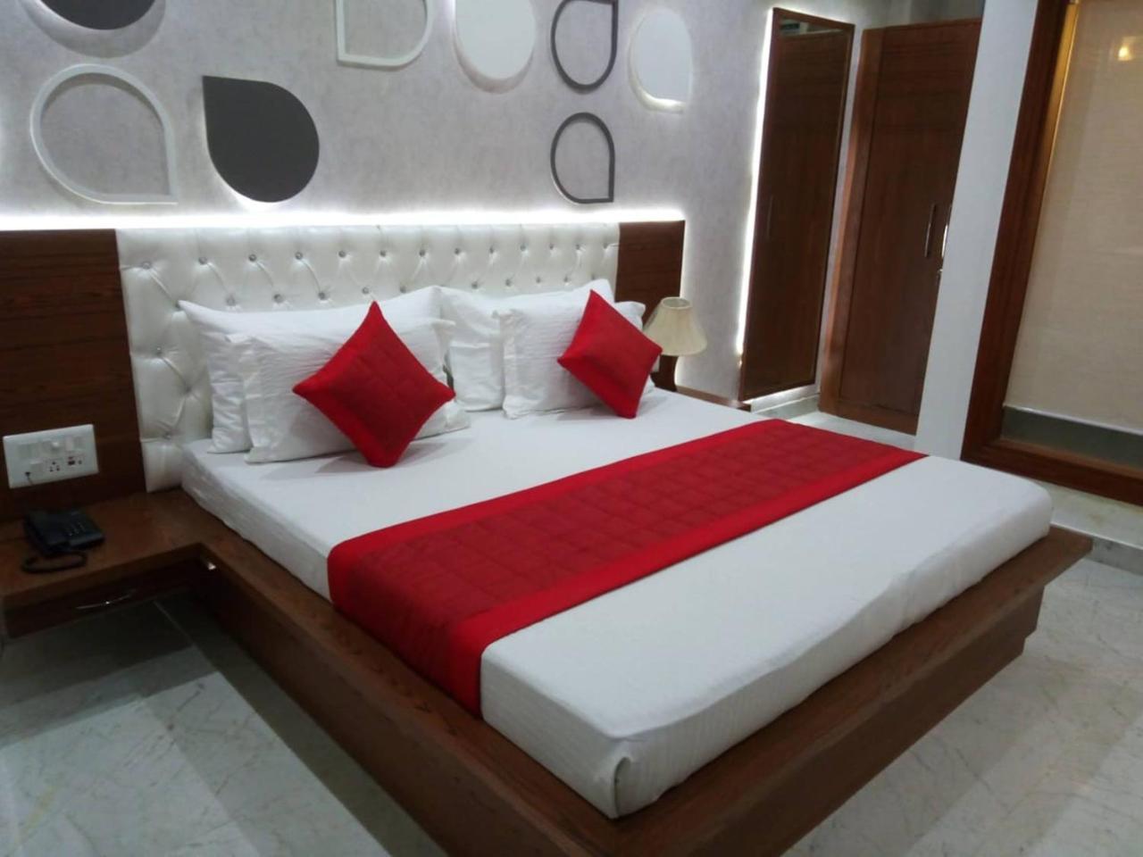 Hotel Indraprastha Delhi Zewnętrze zdjęcie