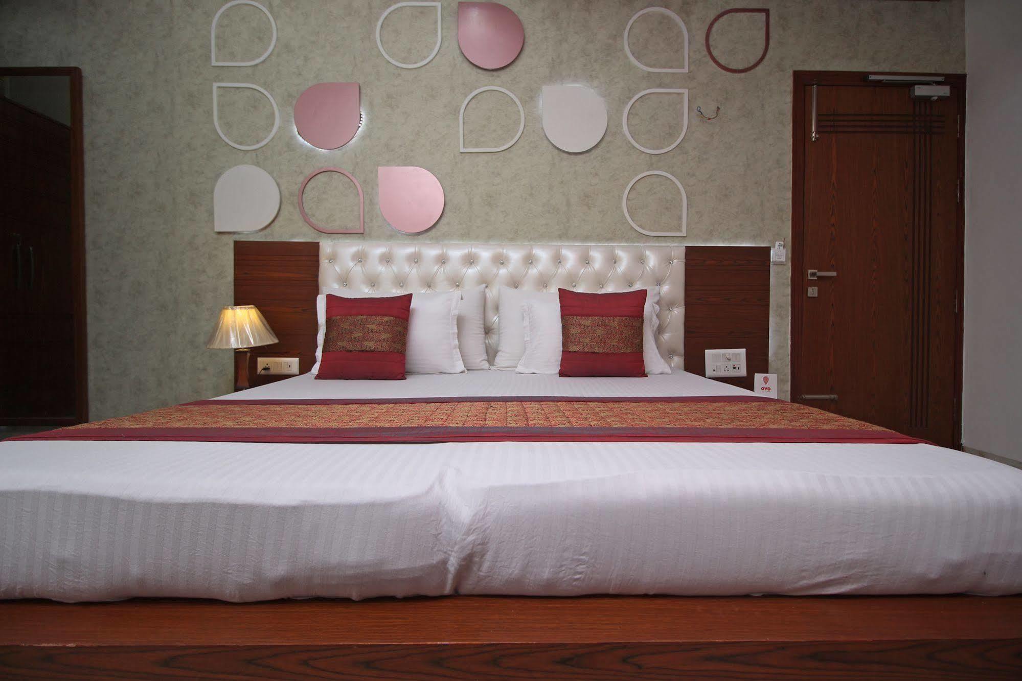 Hotel Indraprastha Delhi Zewnętrze zdjęcie